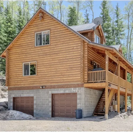 Authentic Log Cabin with Luxuries
