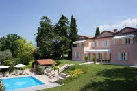 Luxury &  Chic Rental Villa Lake Garda Lazise. Lake view and swimming pool - Private Pools