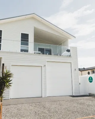 Zala - Whale watching special rates - Ocean side views & vibes