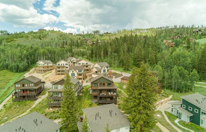 Elevated Mountain Retreat—Room to Gather, Minutes from Trails & Summer Concerts