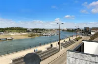 River Breeze 3-Bed Balcony Apartment - Homestays