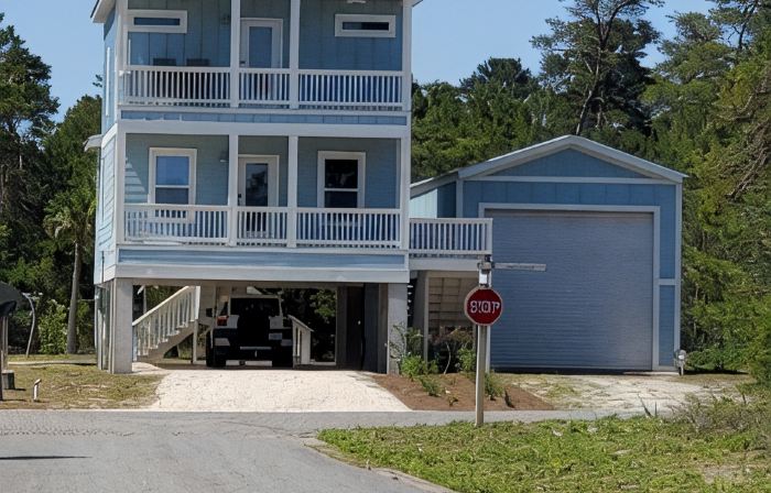 Close to beach,town and boat launch