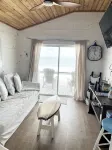 Quaint Cottage On The Beach in the South End