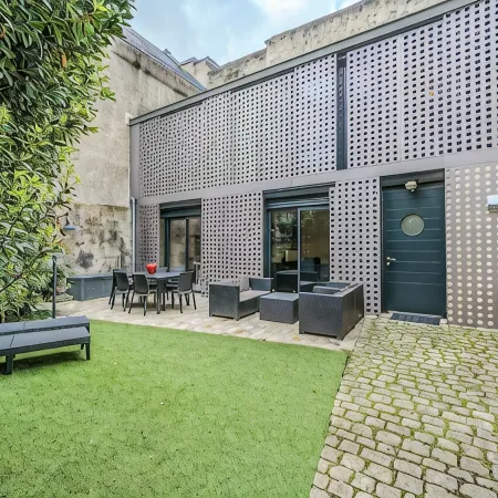 Architect-designed house in Tours center garden terrace, A/C, parking