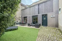 Architect-designed house in Tours center garden terrace, A/C, parking
