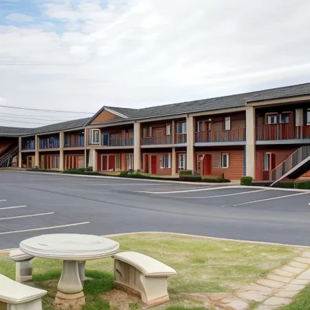 Luxbury Inn & Suites