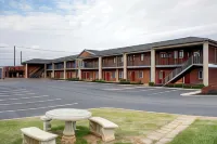 Luxbury Inn & Suites