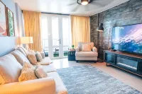 A cozy apartment with a spectacular ocean view!