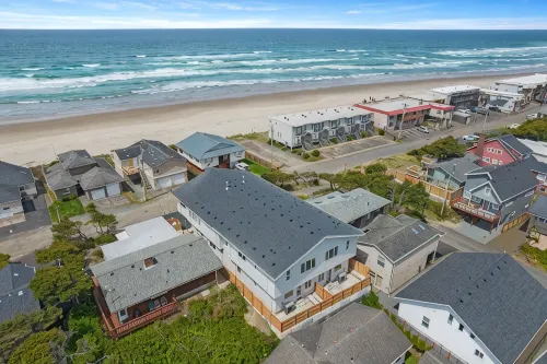 Brand New Lavish Townhome Duplex w 2 Private Hot Tubs & 2 Saunas - 4 stjerner