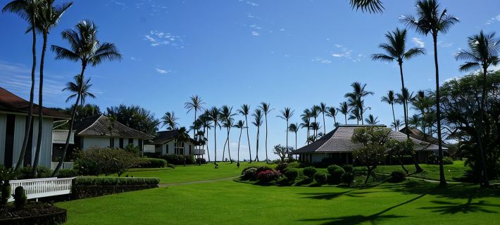 Remodeled Condo with / AC. Short Walk to Beach, Starbucks, and Shops. Hoteles en Koloa