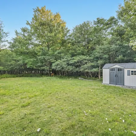 "Pocono Antilia" 7 BR Chalet Sleep 18 w/Hot Tub, Sauna & Game Room