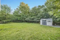"Pocono Antilia" 7 BR Chalet Sleep 18 w/Hot Tub, Sauna & Game Room - Alppimaja