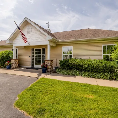 Beautiful Luxury Home located at Island Pointe Marina! Just 1 mile to downtown!