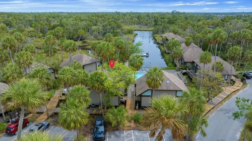 Charming Waterfront Home - Dock Access - Fishing Retreat - Pool - AC - King Bed! - balcony