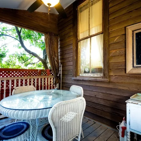 Downtown, Free wine, Courtyard, Porches, 1885, Keyless, Private