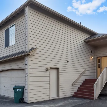 4 Bedroom 3 Bathroom Home Near Golf Course and Zoo