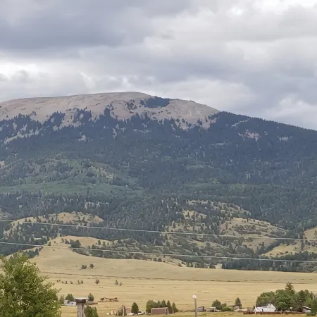 Peaceful/Beautiful Mountain Views & centrally located to all the mountain fun