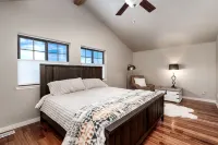 Cowboy Cabin on Cooper - 4-Star