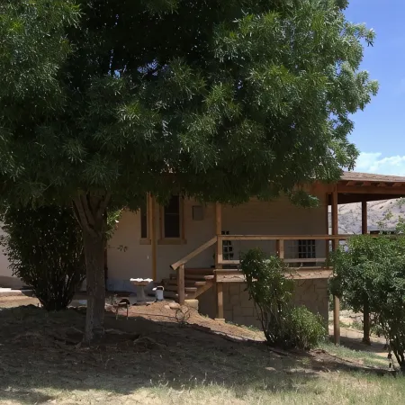 Sequoia Luxury Ranch House, View, Pool, horses, 30 min to Park, in Foothills
