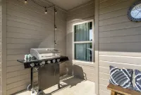 4 bedroom 2 bath Sleeps 8