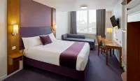 Premier Inn Inverness West - 駐車場