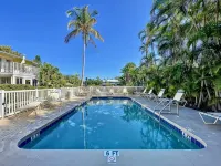 Wonderful Canal Front Condo! See Manatees Right From Your Doorstep!Cabana #10