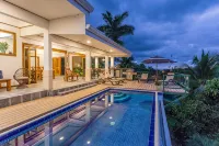 Million dollar Sunset Views and centrally located in Manuel Antonio - Villas