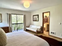 Mid-Century Beach Lodge- 1 Block to Beach!