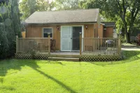 Great Dates Available. Cute and Affordable for 2-  CLOSE TO 2 BEACHES AND TOWN. - 2-Star