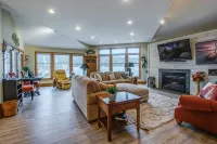 Enjoy the sunset from this east side Keuka Lakefront home! - Boutique