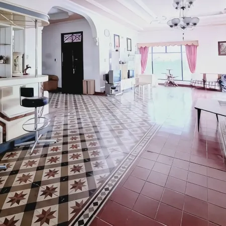 Roemah Tanjung Heritage Home Отели в г. Блитар