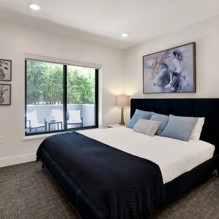 Dog-Friendly, Walk to Dining in Walnut Creek