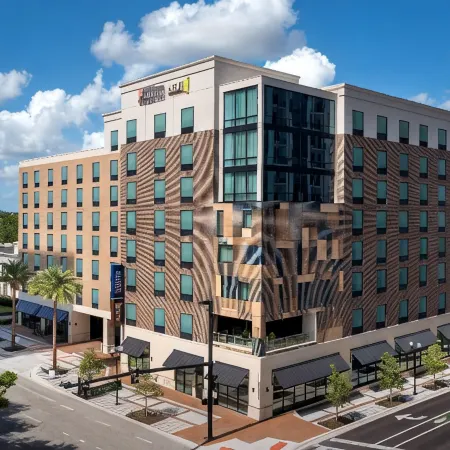 Hilton Garden Inn Orlando Downtown Отели рядом с достопримечательностью «Стадион «Кэмпинг-Уорлд»»