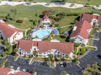 Isla Del Sol Remodeled 2 Bd/2BA Condo Close to Beaches - Private Pools