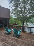 Lake Santeetlah Family Retreat: 4BR/4.5BA w/ Kayaks & Grills - 4-Star