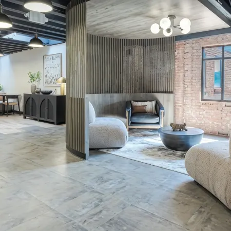 2BR2BA Luxury Apt in Bricktown,Walk to Riverwalk & OU Med Center w Gym & Pool