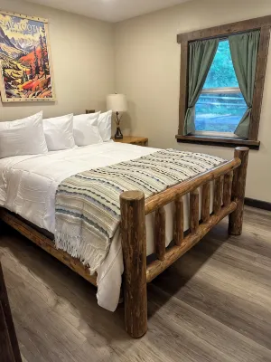 Sawtooth cabin at Columbia Mountain Ranch, - Feriehus