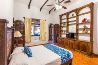 Luxury Hacienda Home in the Heart of Ajijic - Homestays