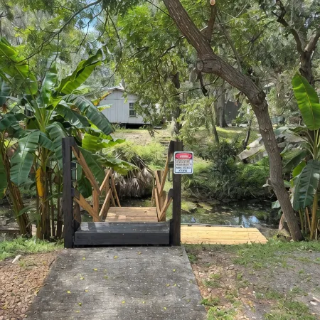 Heated Pool & Kayaking House with a Canal Access in Lake Panasoffkee