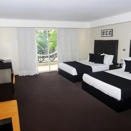 Hotel Niza Garden Suites