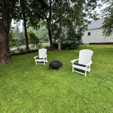 Charming Victorian Estate with AC, WiFi with water views in East Boothbay