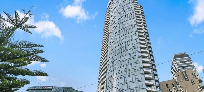 A 2BR Apt with Amazing Harbor Views, FREE Parking Hotels in Docklands