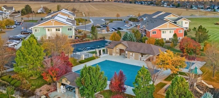 New! Family-Friendly Home with Pool Table, King Beds Hotels in Велд