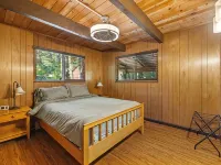 Creek Cabin - Fly-in Acres Lake Access - private Creek access with fire pit Hotels in Arnold