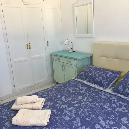 Cozy beachfront apartment with wonderful sunsets Отели в г. Эль Котильо
