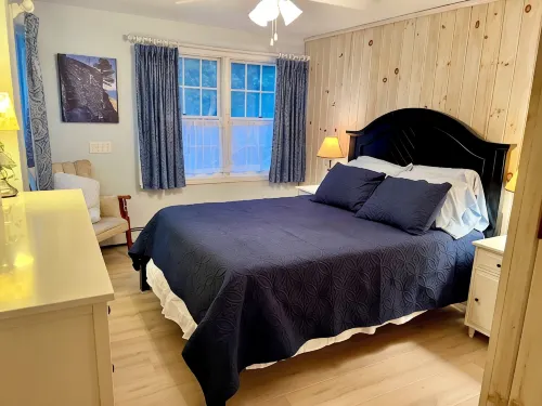 2-Bedroom Apartment in Center Southwest Harbor- "Seawall" - Homestays