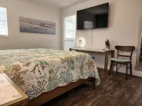 Dogs Welcome-Close to Beach-Fenced Yard - 4-Star