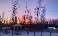 Guesthouse w/King Bed, Lots of Amenities, & Close to Town - Wi-Fi