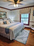 Stunning Mountain Views with Hot Tub & 2 King Suites! Private & Peaceful.