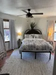 The Hillside Ranch: Relaxing Modern 4bd 2ba Oasis - Family